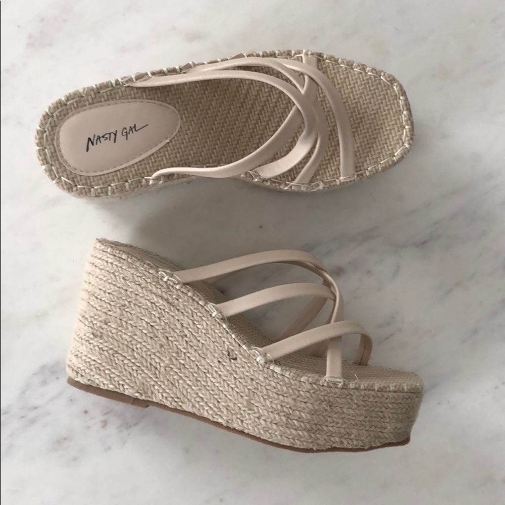 Woven straps wedge